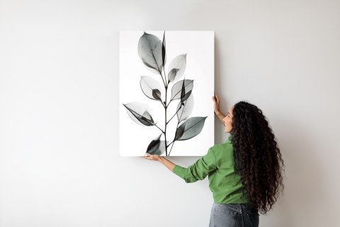 Plakat Gałązka Z Szarymi Liśćmi Na Jansym Tle