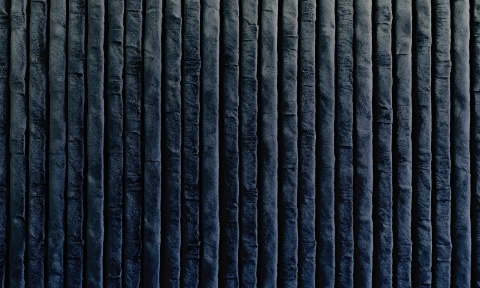 Industrialna fototapeta 3D lamele antracytowe Modern Anthracite, ciemne panele ścienne z efektem tkaniny i głębokim cieniem.